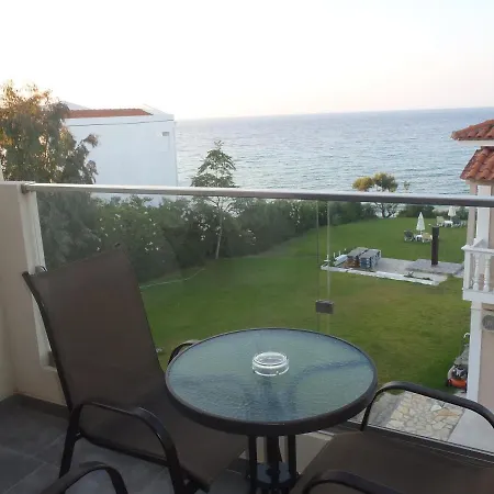 Loukas Apartments On The Waves Tragaki Extérieur photo